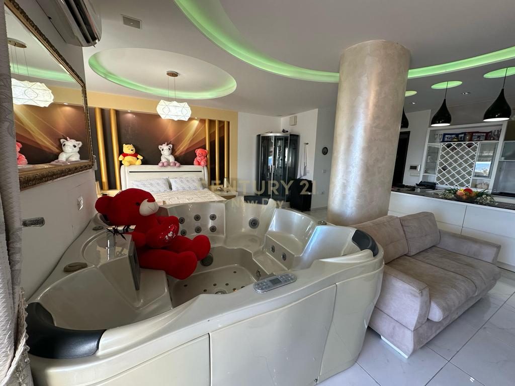 Shitet Apartament + Garazh me pamje deti Plazh, Durrës - 250,000€