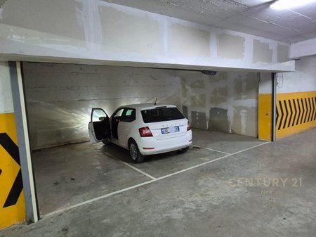 SHITEN 3 POSTE PARKIMI NE KOMPLEKSIN DELIJORGJI