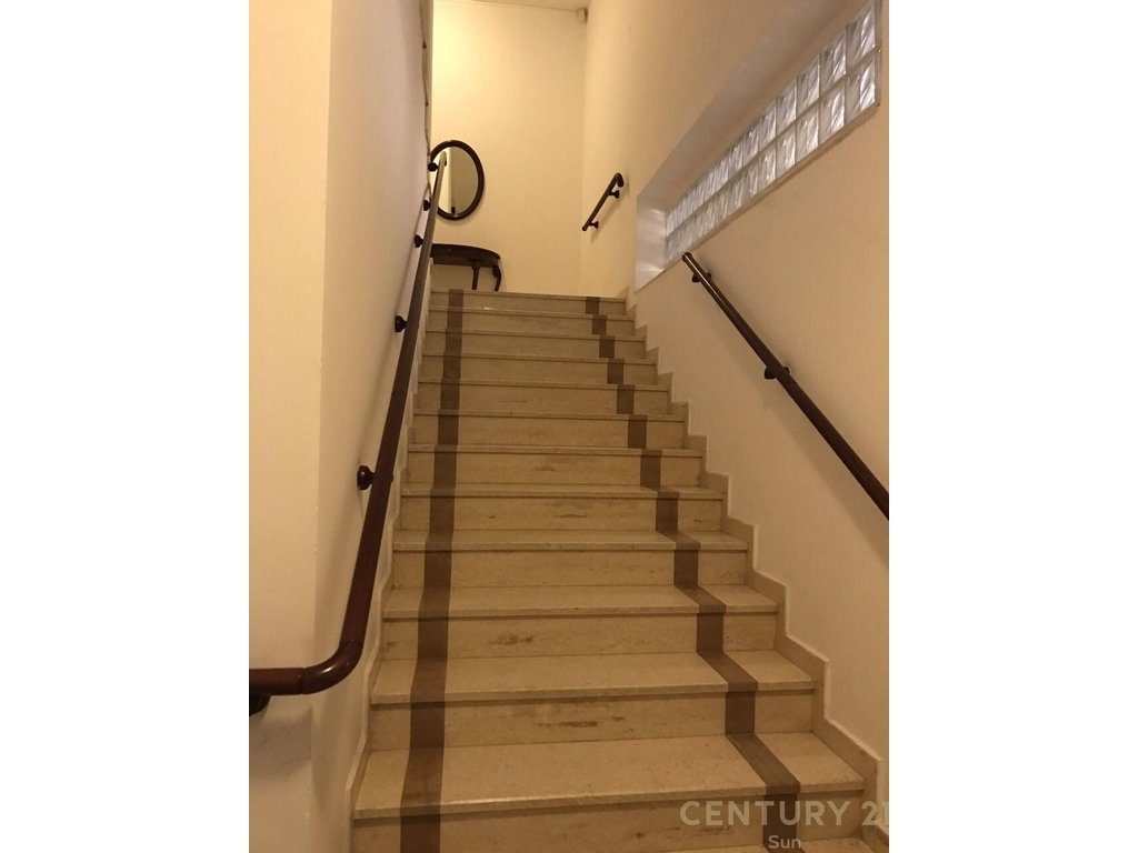 AMBJENT KOMERCIAL PER SHITJE NE QENDER TE QYTETIT TE FIERIT!
