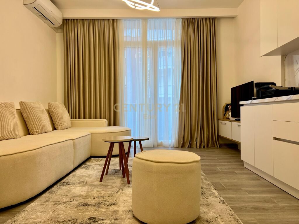 Apartament 2+1 Me Qira në Vilën e Zogut, Durrës!