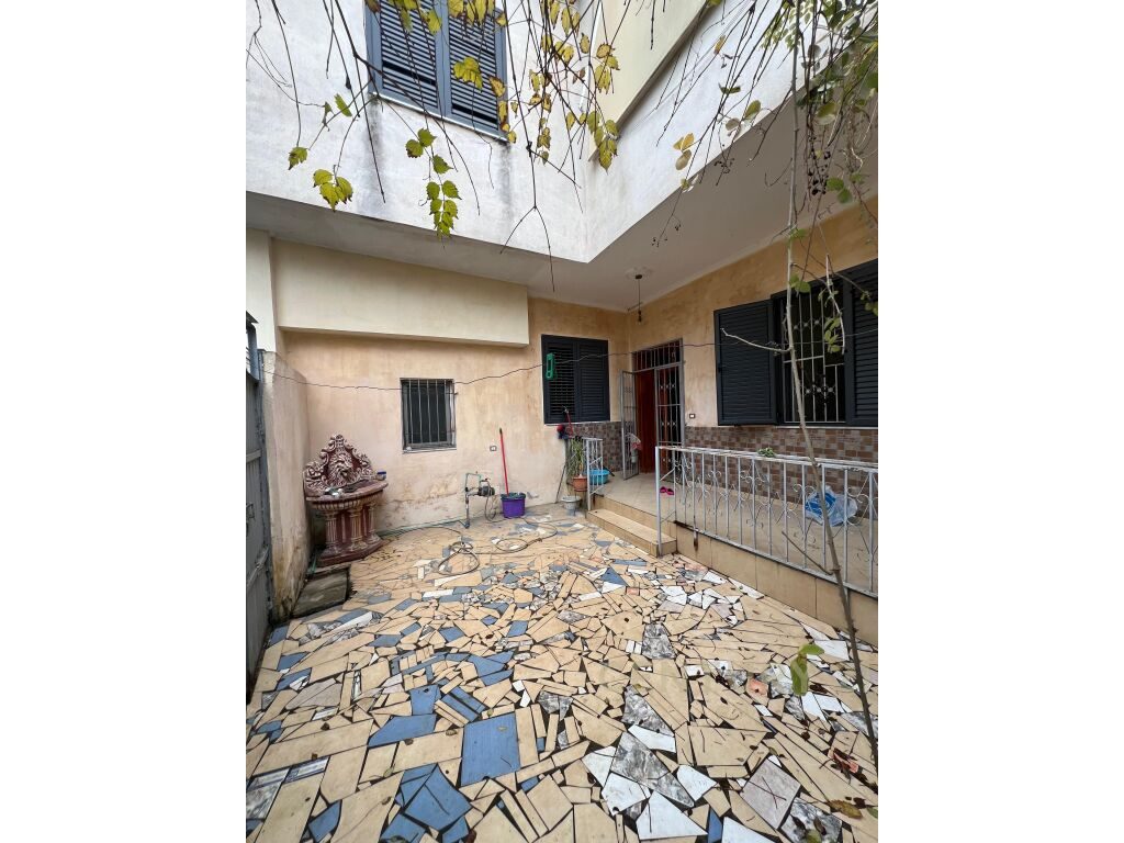 OKAZION **SHITET SHTEPI PRIVATE NE SHKOZET,DURRES!! 650€/m2**