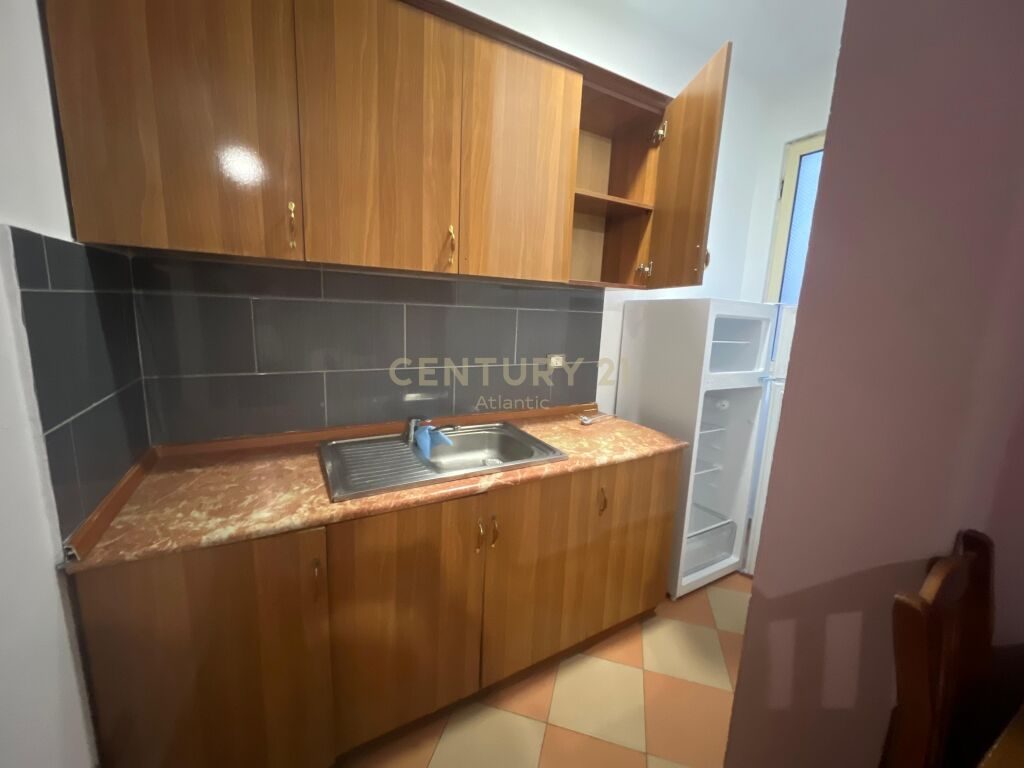 Hotel Për Qira në Shkëmbi I Kavajës, Durrës