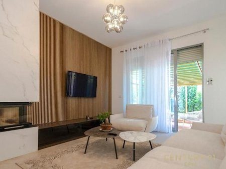 GODINE 5 KATESHE PER HOTEL  OSE AIRBNB TE RRUGA ELBASANIT !!!