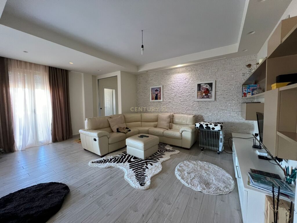 SUPER APARTAMENT 2+1+2 NE SHITJE, ME GARAZH, TE ALBANO DHE ROMINA NE VLORE