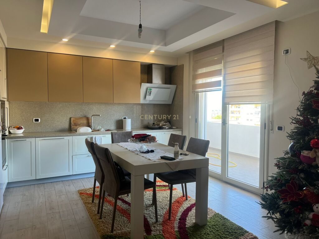 SUPER APARTAMENT 2+1+2 NE SHITJE, ME GARAZH, TE ALBANO DHE ROMINA NE VLORE