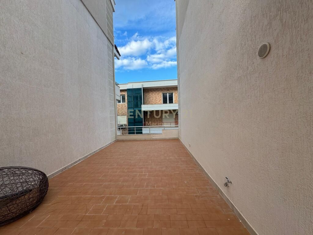 APARTAMENT 2+1 PER SHITJE,NE UJI TE FTOHTE!