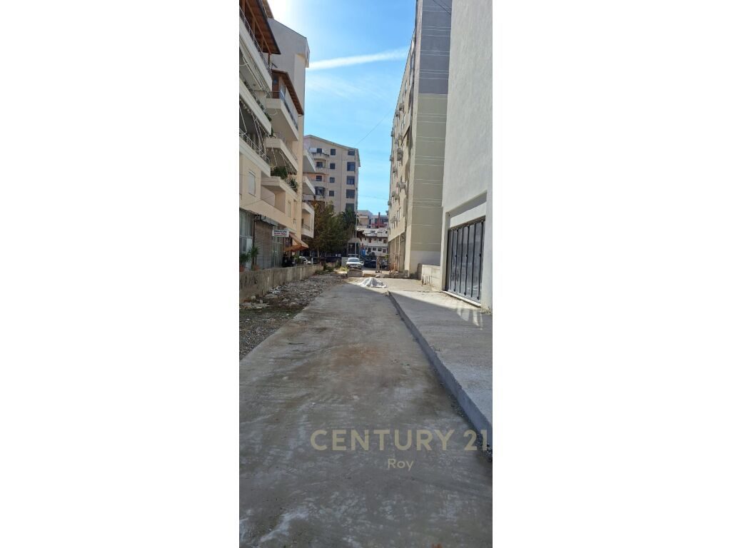 SHITET NJESI KOMERCIALE NE ZONEN E PLAZHIT, DURRES