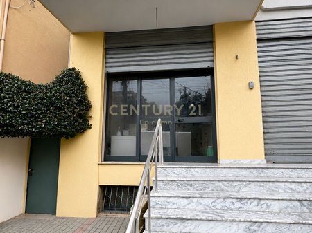 SHITET AMBIENT BIZNESI PRANE SPITALIT MUNDESI NDARJE NE APARTAMENTE 173M2 !
