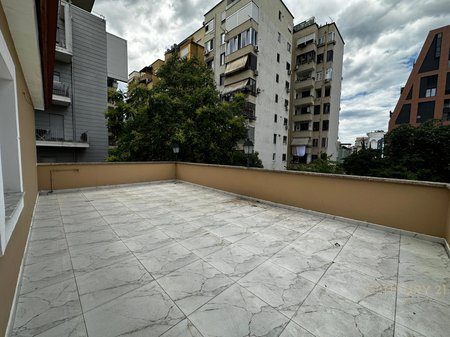 Ambient per Zyra prane Spitalit Amerikan 3!