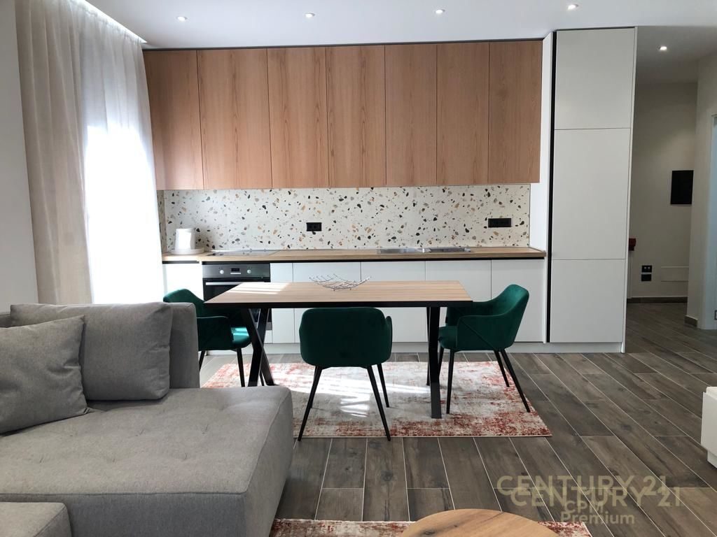 Shitet  Apartament Luksoz  + Post Parkimi te Rezidenca Sofia!