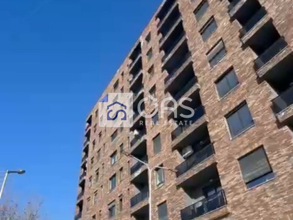 Shitet apartament 2+1 ne 5 Maj
