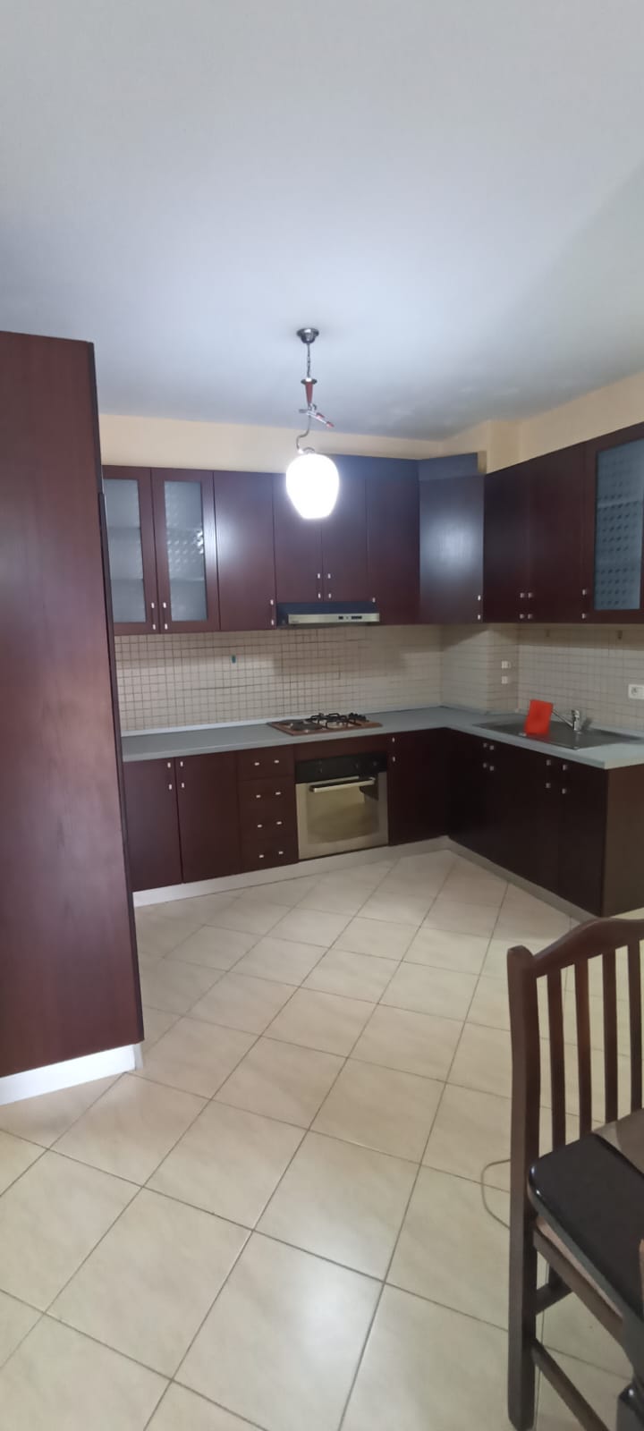 Apartament 2+1, Komuna e Parisit