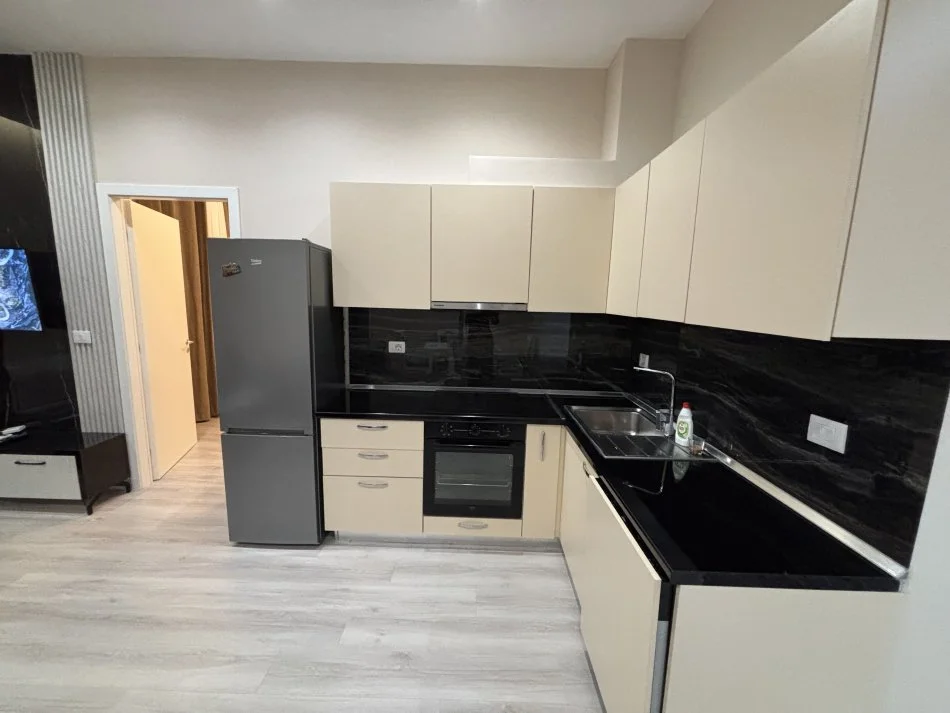 Tirane, jepet me qera apartament 1+1+Ballkon Kati 0, 60 m² (KODRA E DIELLIT)