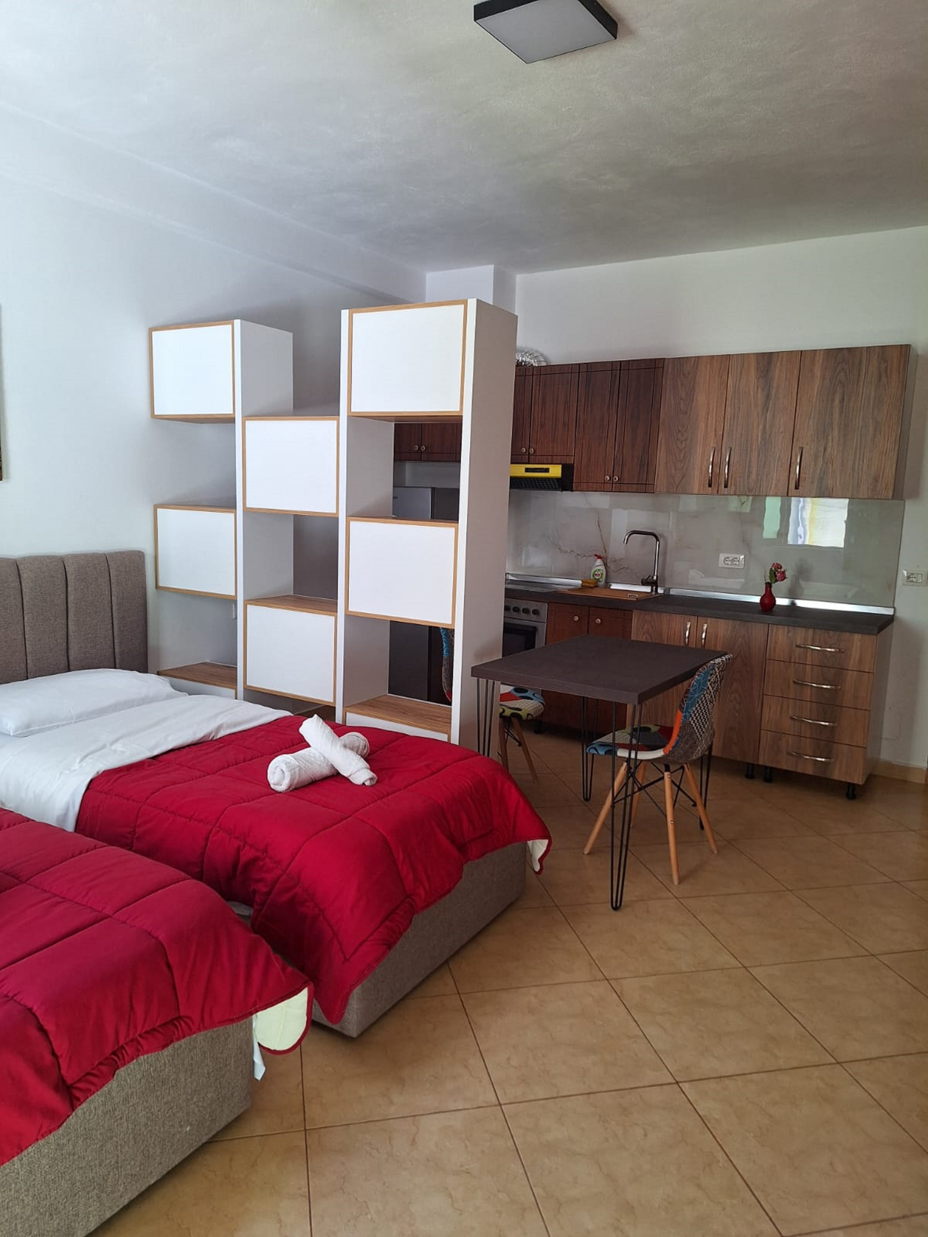 🏠 SHITET APARTAMENT 93.4 m² – BLLOKU I AMBASADAVE
