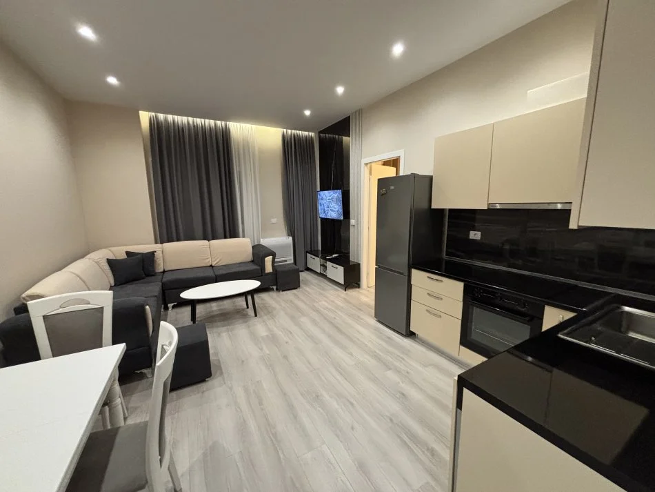 Tirane, jepet me qera apartament 1+1+Ballkon Kati 0, 60 m² (KODRA E DIELLIT)