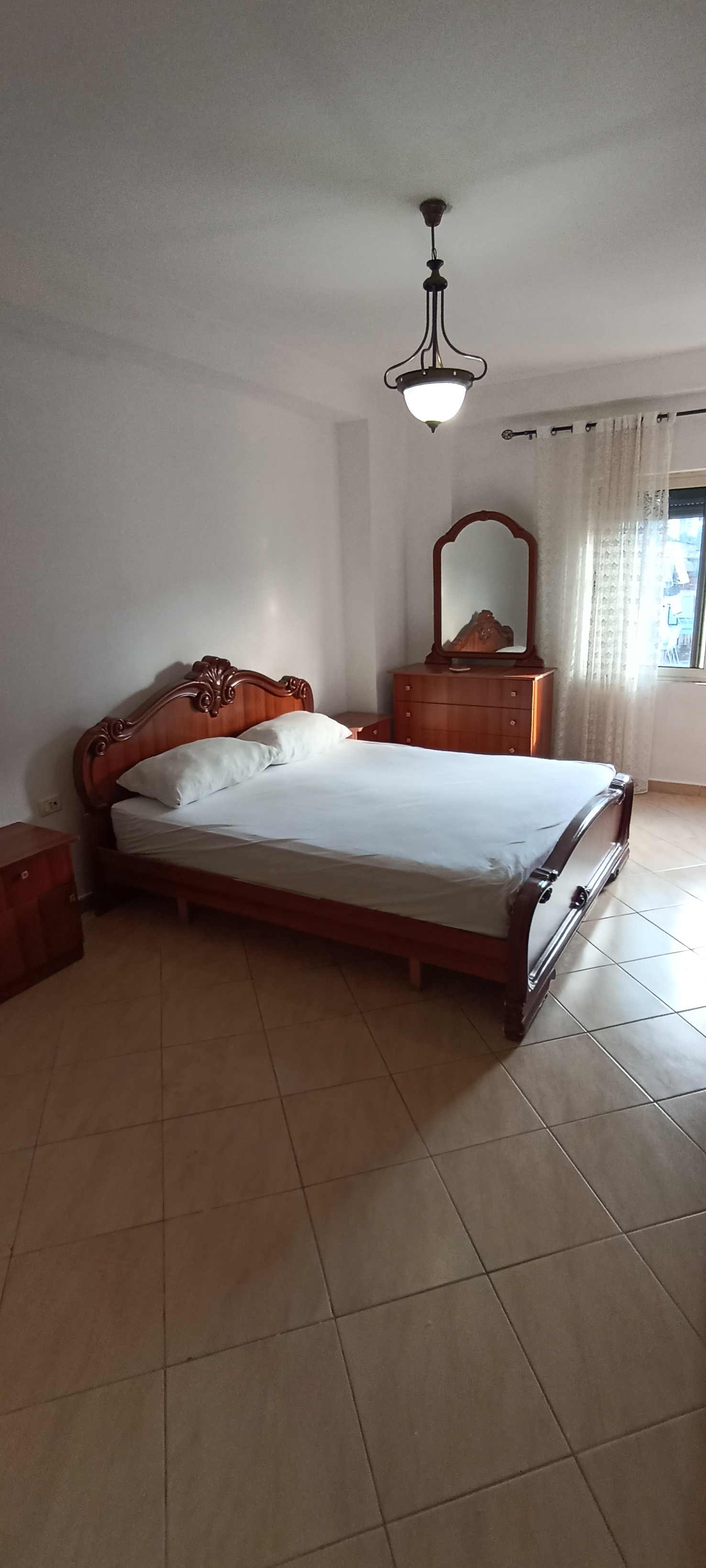 Apartament 2+1, Komuna e Parisit