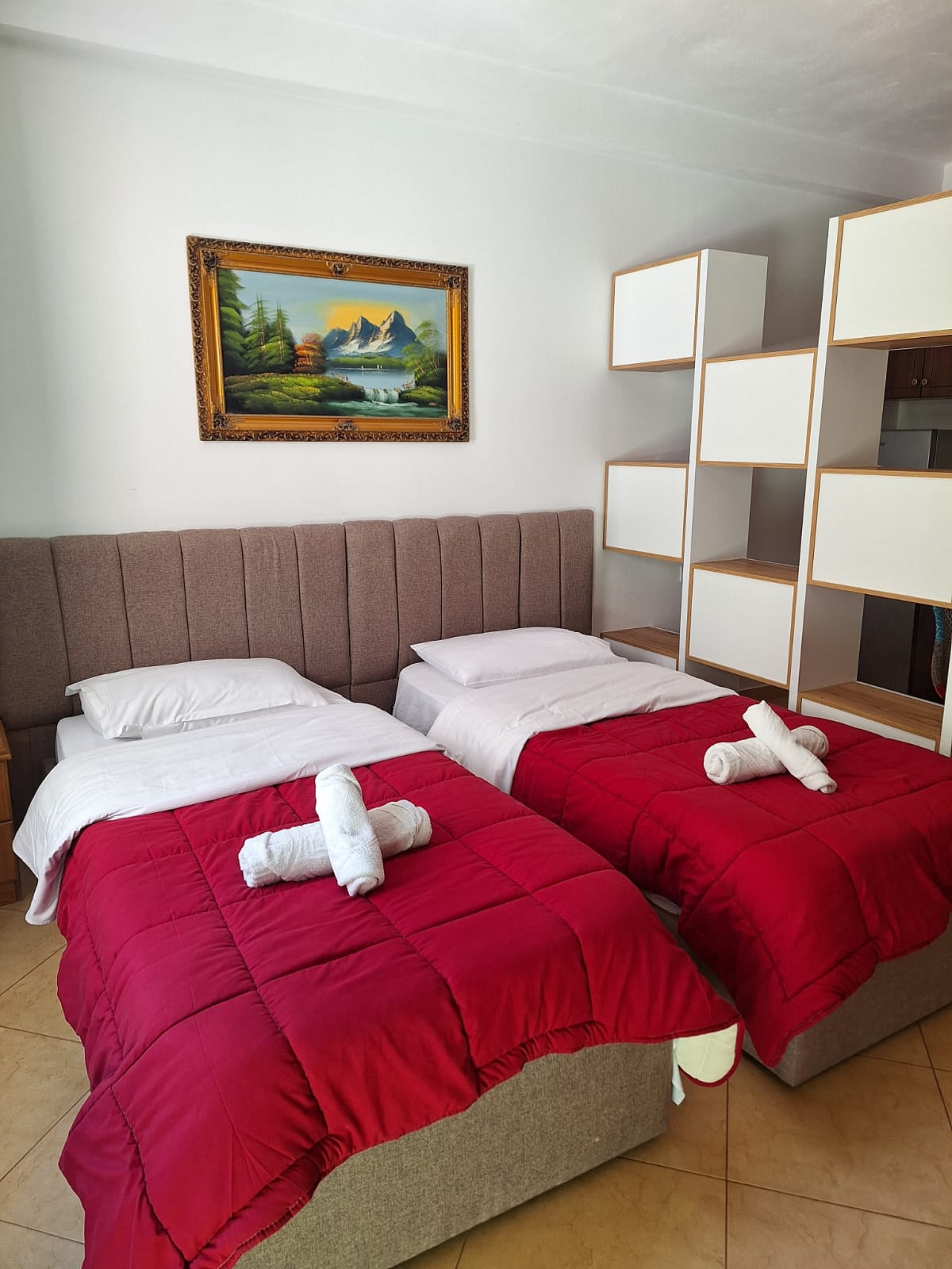 🏠 SHITET APARTAMENT 93.4 m² – BLLOKU I AMBASADAVE
